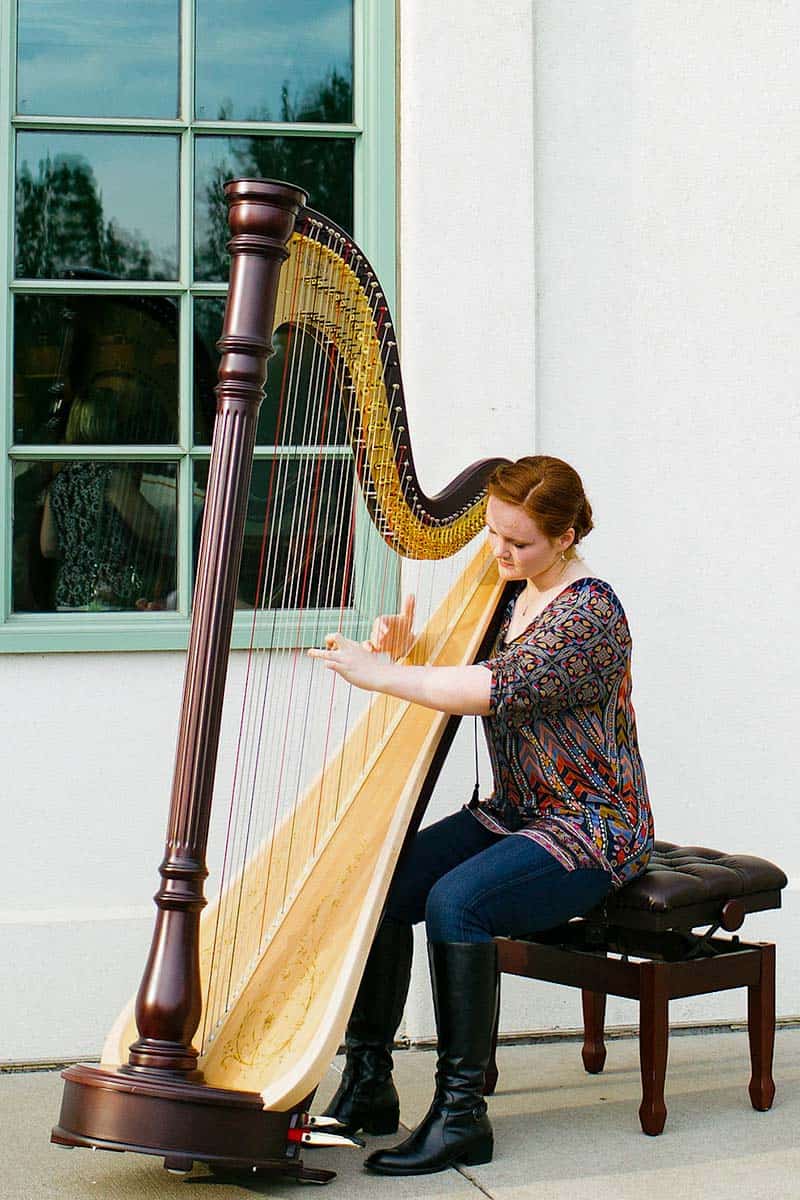 Hannah Flowers playing harp