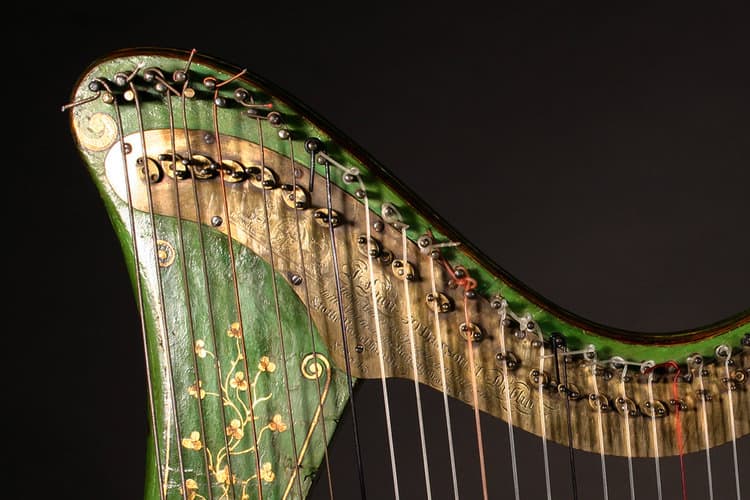 Source: https://www.bernackiconservation.com/the-conservation-of-historic-irish-harps